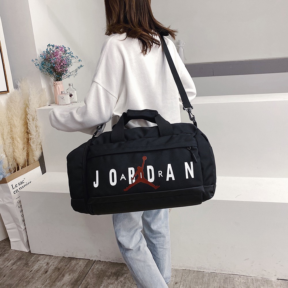 Túi Đeo Chéo Thể Thao Thời Trang Năng Động