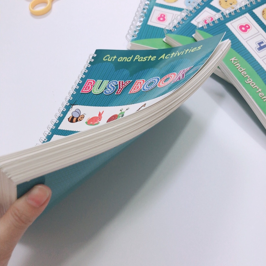 Busy book giúp bé phát triển kỹ năng và tư duy