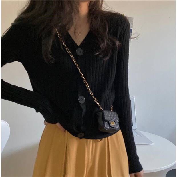 Áo len tăm mỏng cài cúc ulzzang