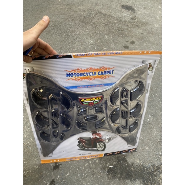 Thảm Để Chân Xe Lead Inox 2017-2022 Gắn Zin Đẹp