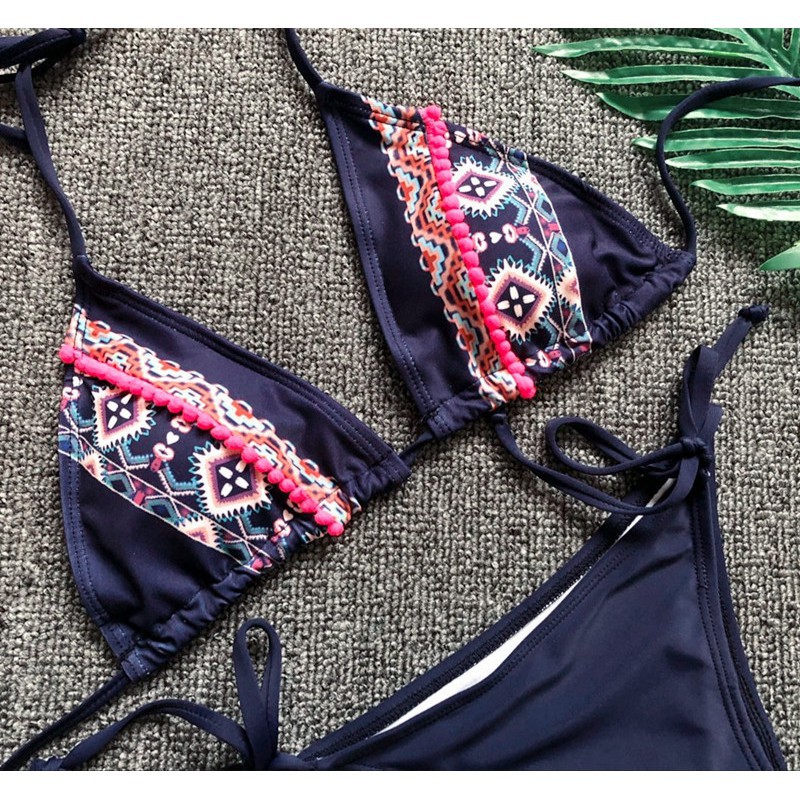 Bikini hai mảnh hoạ tiết kẻ sọc phong cách boho