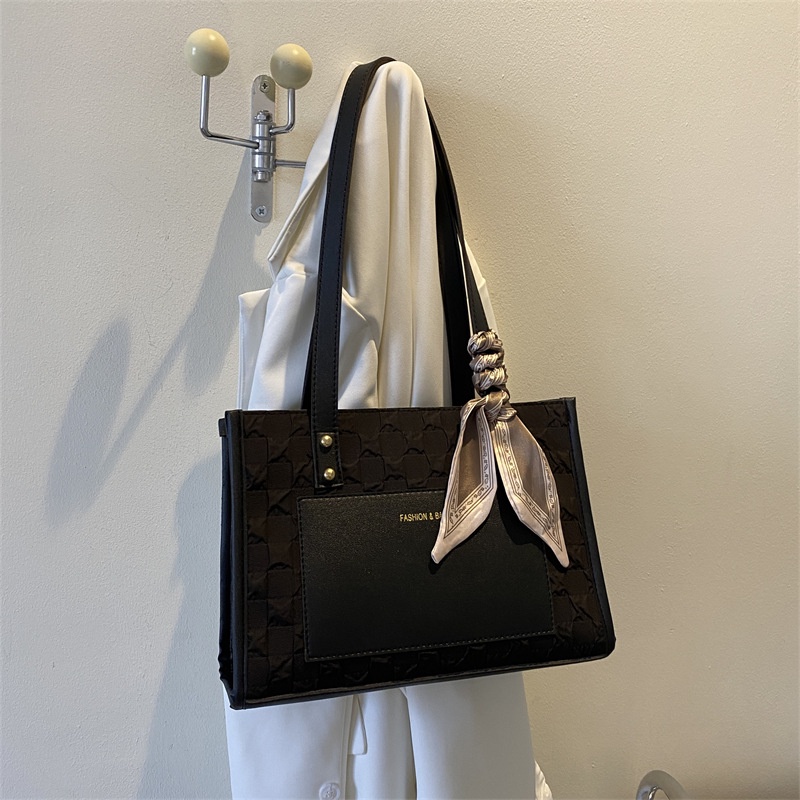 Túi Xách Nữ Đính Đinh Tán Thời Trang Hàn Quốc