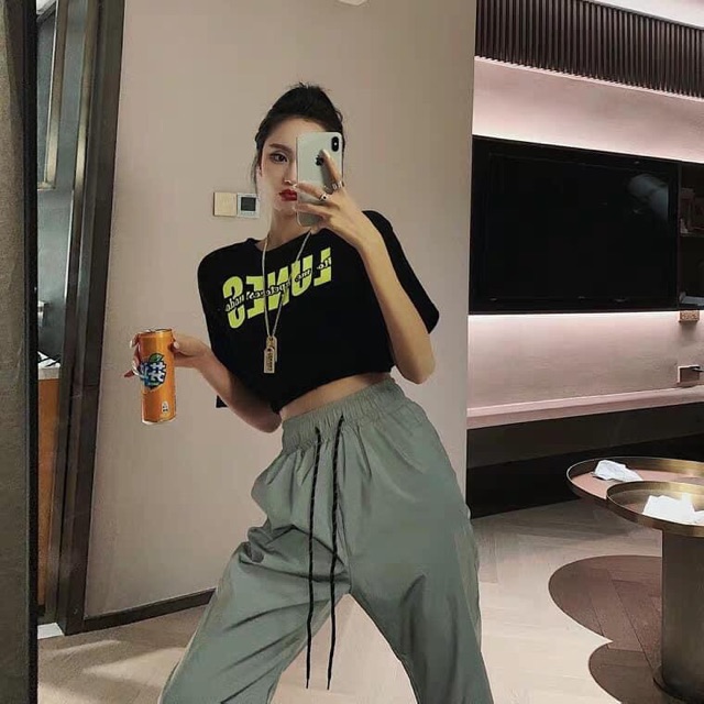 (Ảnh thật) Áo croptop bo eo tay ngắn in chữ 2 màu (đen/trắng)