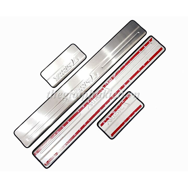 Ốp bậc cửa Toyota Yaris 2014 - 2023 mẫu inox