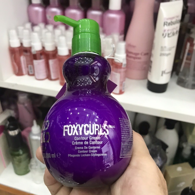 Kem giữ nếp sóng xoăn Tigi Bed Head Foxy Curls Contour Cream 200ml