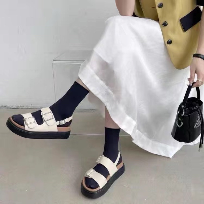 Dép mùa hè sandal đế dày phù hợp với mọi phong cách