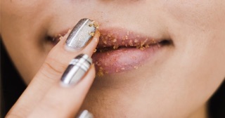 TẨY DA CHẾT MÔI LIP SCRUB