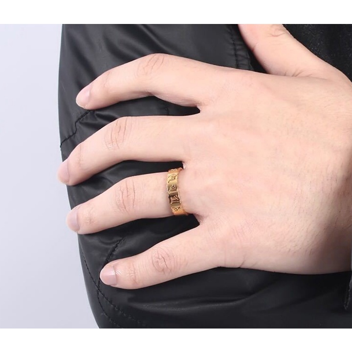 Sỉ nhẫn titan khắc LỤC TỰ ĐẠI MINH OM MANI PADME HUM bản 6mm siêu đẹp, bền màu - Đeo tay vạn sự may