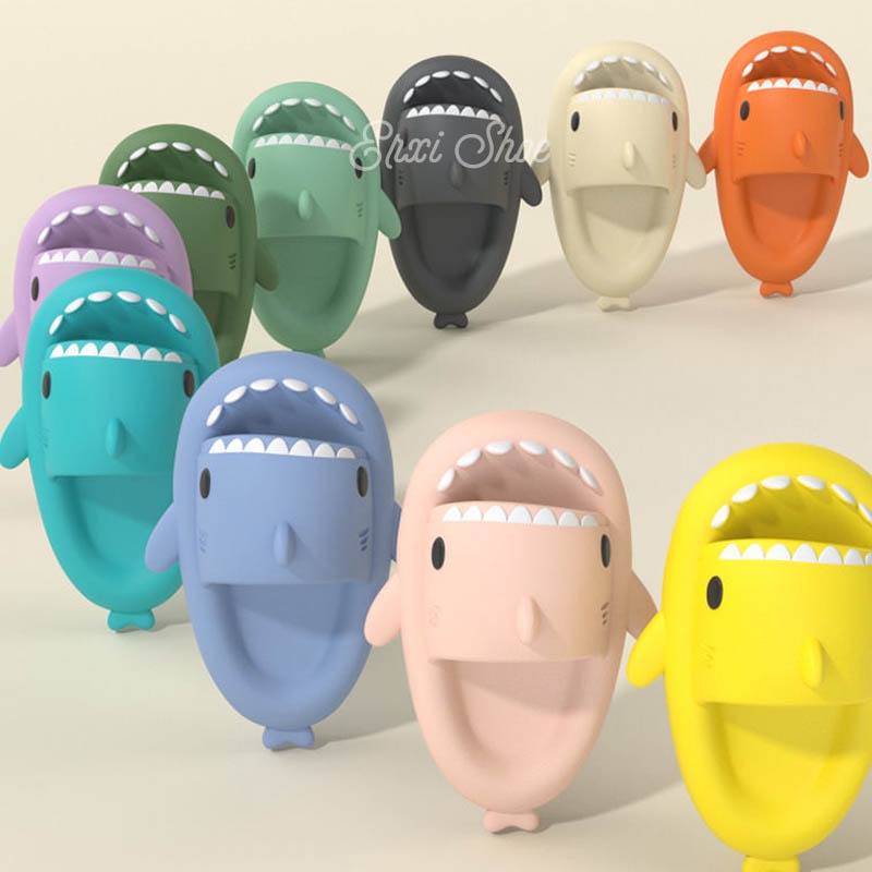 【Phong Cách Người Lớn】dép cá mập Cửa Hàng Dép Đế Dày Phẳng Nam Nữ Mang Trong Nhà