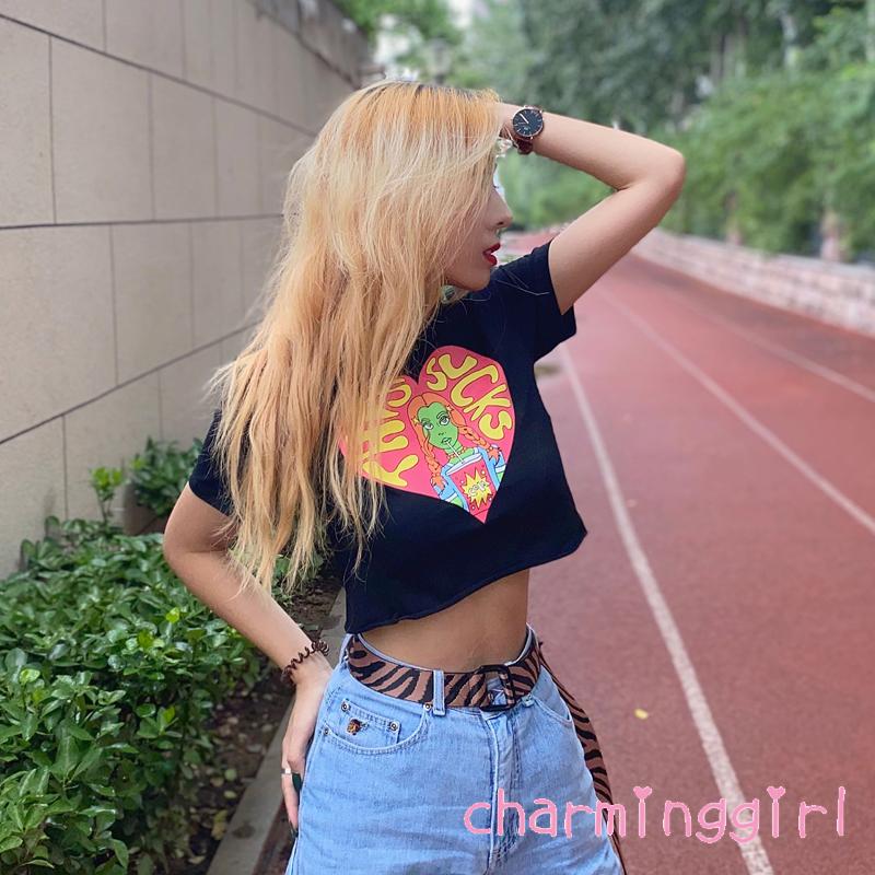 Áo thun nữ ngắn tay cổ tròn in hình hoạt hình