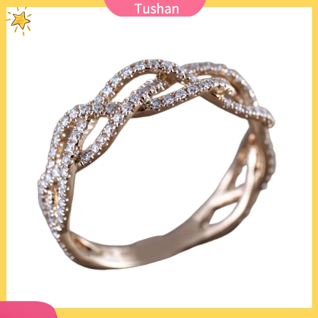 Nhẫn cưới đính đá tinh tế nhẹ nhàng