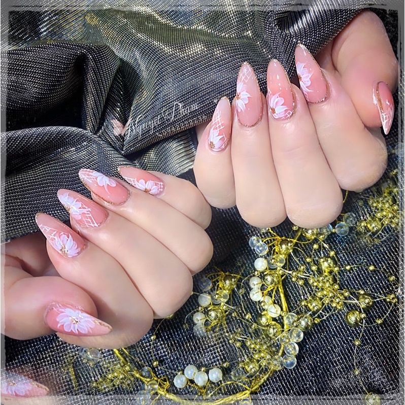 Dây dạt trai chụp ảnh nail