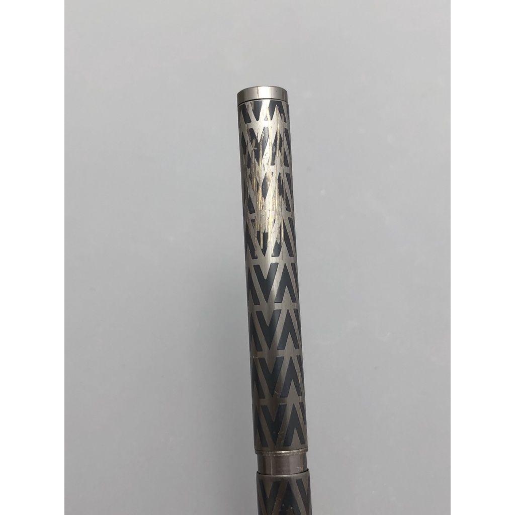 Bút chì của thương hiệu Mario Valentino