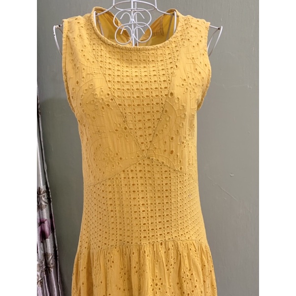 Váy / đầm ren maxi màu vàng nổi bật/ đi biển