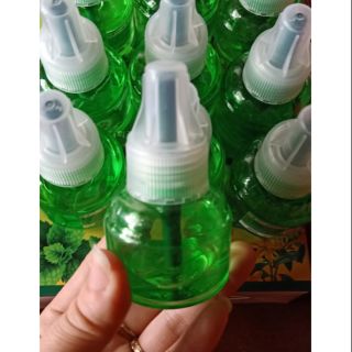 Lọ tinh dầu của đèn Đuổi Muỗi Hàn Quốc 100% từ cây kim ngân và bạc hà có tác dụng đuổi muỗi. Không mùi k khói k độc hại