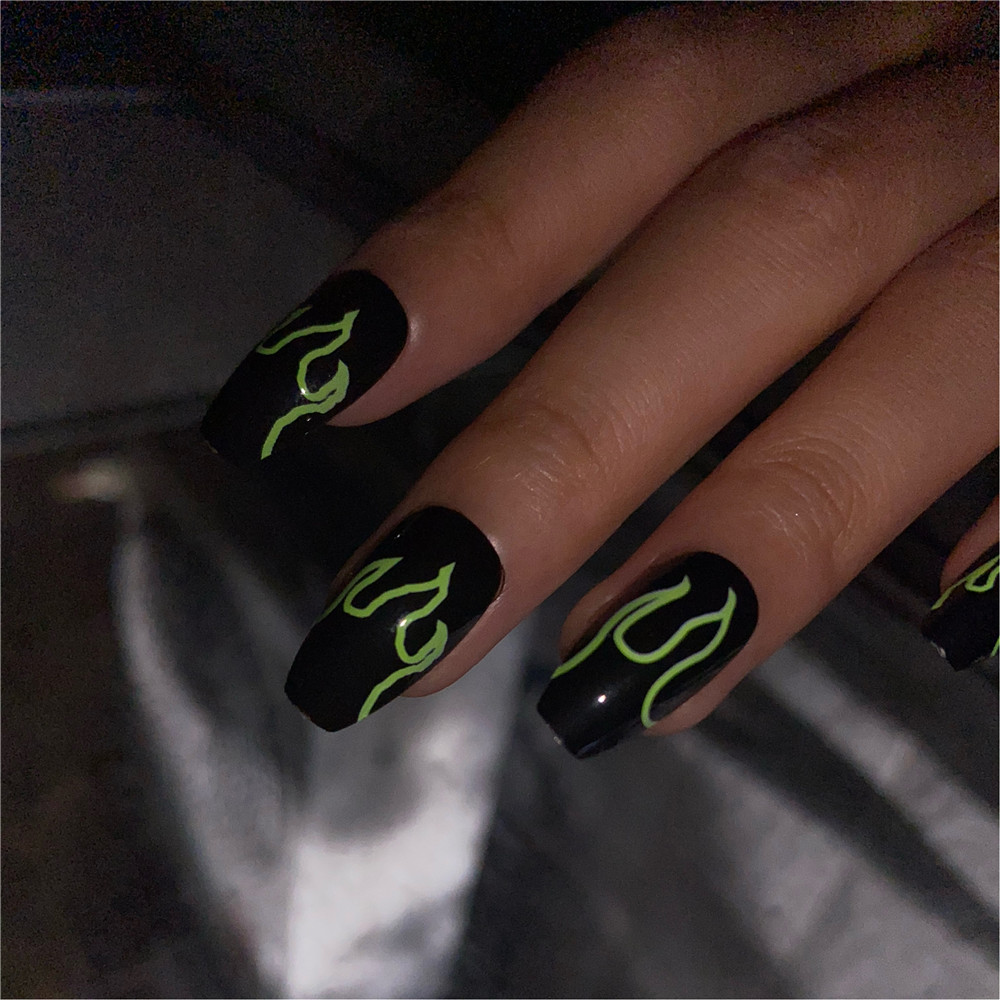 Bộ 24 chiếc móng tay giả thiết kế đơn giản sáng tạo cho trang trí