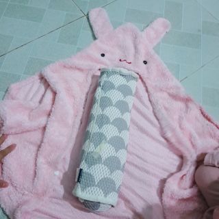 Địu em bé moc tra