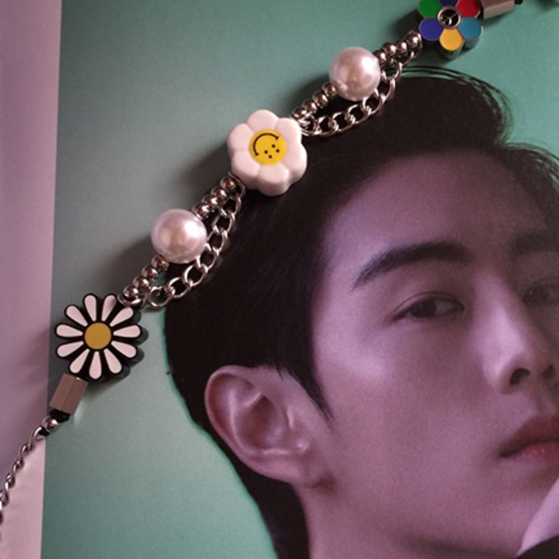 [Miễn Phí Vận Chuyển] Vòng Tay Hạt Ngọc Trai Mặt Hoa Hướng Dương Mặt Cười Hip Hop 22402 Phụ Kiện Cho Cặp Đôi Nhảy Múa