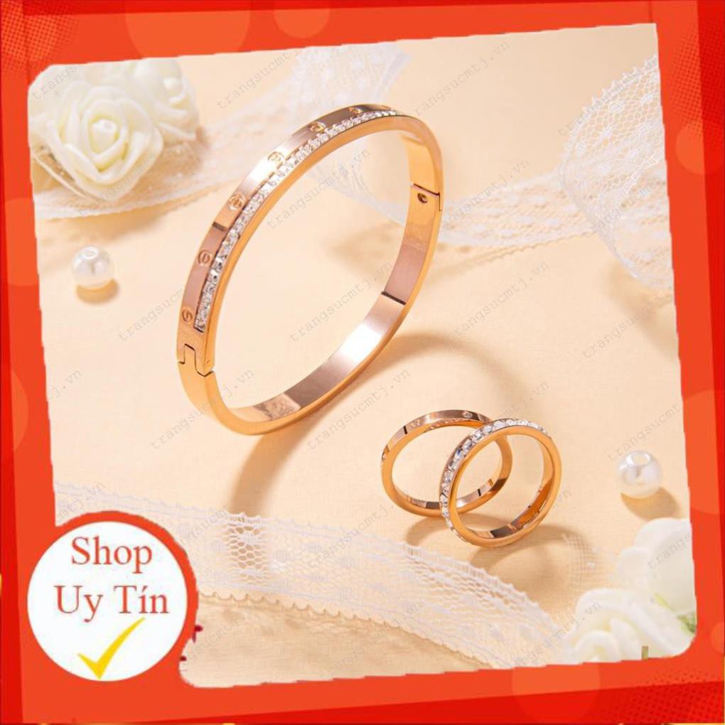 Vòng tay nữ cao cấp titan không han gỉ siêu bền màu - vòng tay titan cartier nửa đính đá
