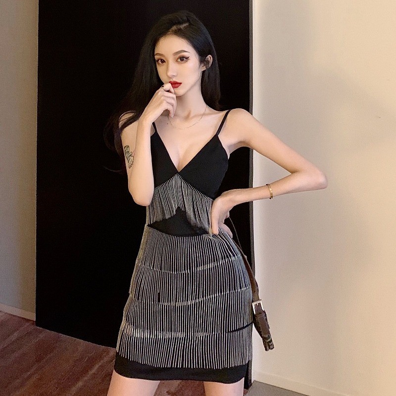 JANE Đầm dự tiệc tôn dáng hai dâu tua rua kim tuyến lấp lánh Bling Bling J0427