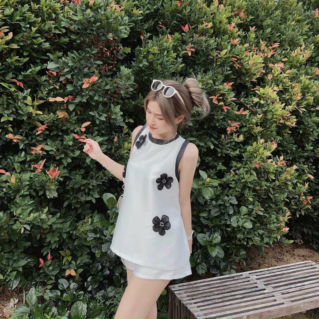 Sét bộ đồ nữ áo sát nách họa tiết đính hoa kèm quần đùi xinh trẻ