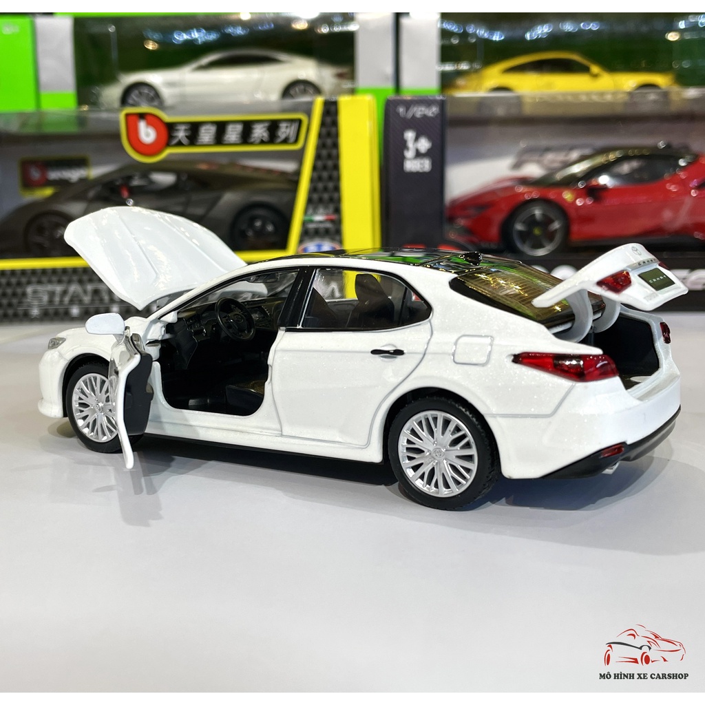 Mô hình xe ô tô Toyota Camry 2.5 2019 tỉ lệ 1:32 màu trắng