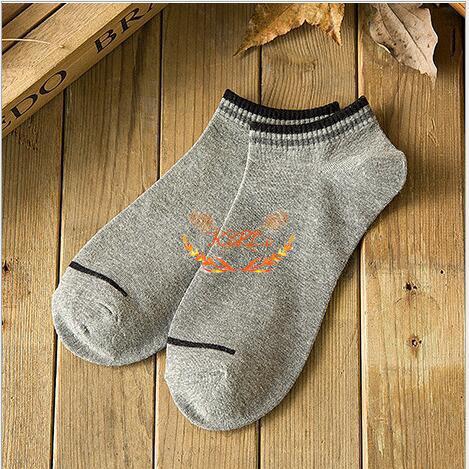 Tất cotton cổ thấp in hoa văn sọc dành cho nam