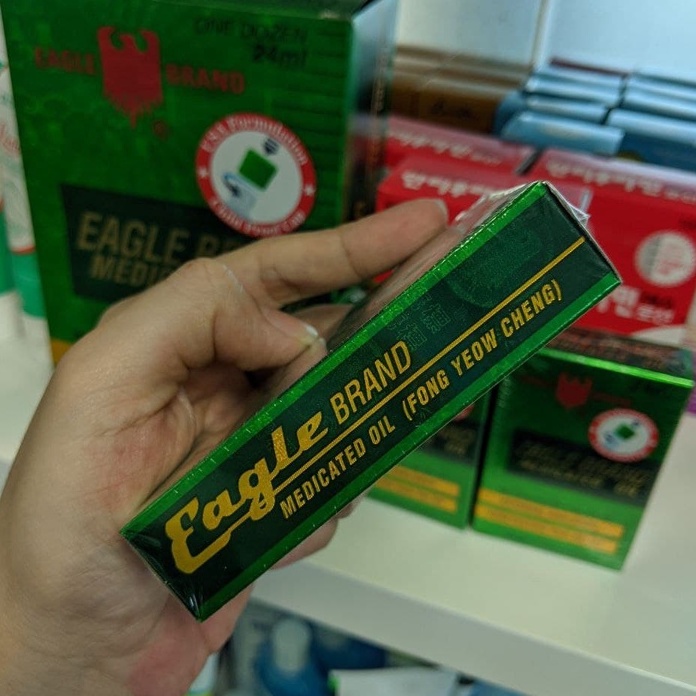 Dầu Xanh Con Ó EAGLE BRAND Medicated Oil Mỹ 24ml / Dầu mỹ 2 nắp