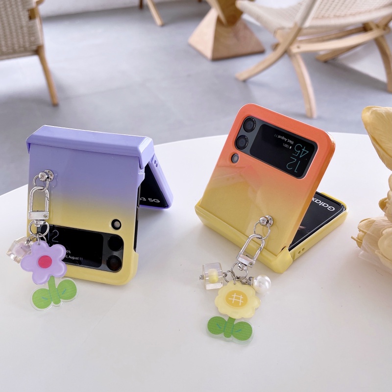 Ốp Điện Thoại Cứng Chống Va Đập Màu Gradient Bóng Có Mặt Dây Hình Gấu Và Hoa Cho Samsung Galaxy Z Flip 3 Z Flip 4