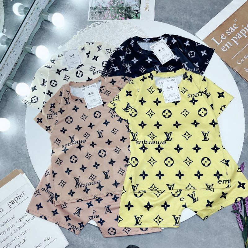 Bộ Lv cho cả bé trai và bé gái nhà e về 4 màu y hình vải thun lạnh nhé các mẹ