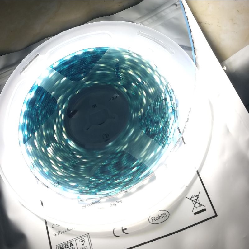 Cuộn led dây dán 5m 12V 2835 - 120 led / Mét có keo dán 1 mặt đơn sắc