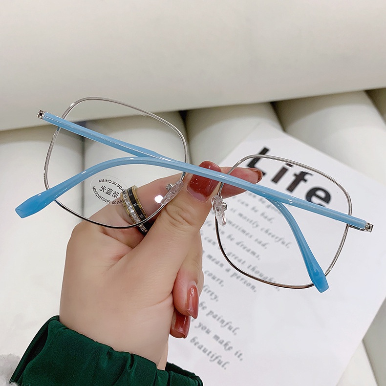 Kính Mát Gọng Kim Loại Chống Bức Xạ