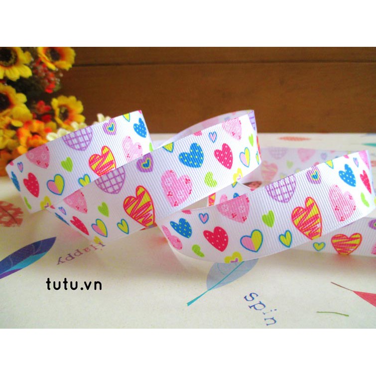 RUY BĂNG GÂN 25MM HỌA TIẾT TRÁI TIM VUI NHỘN HT25-047