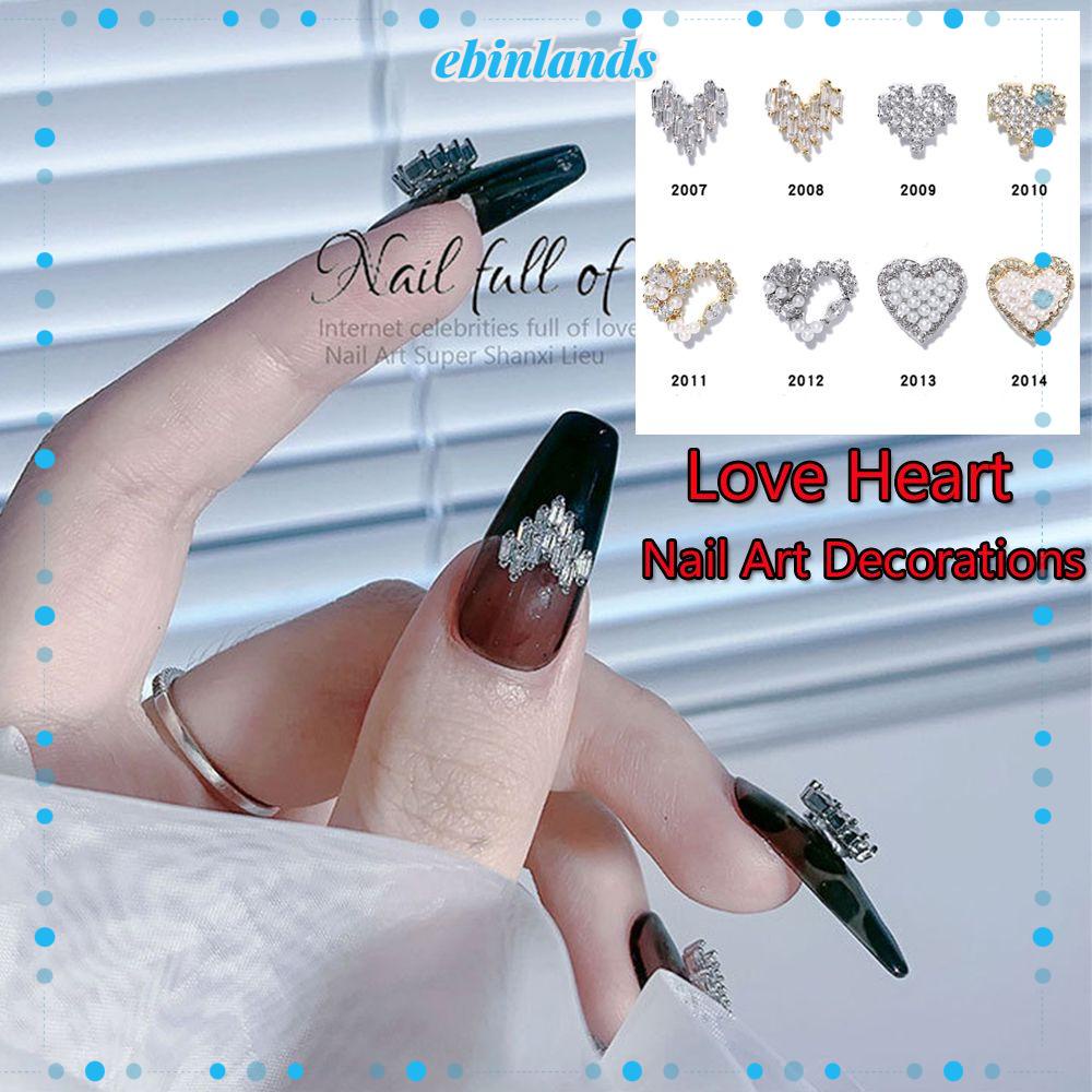 [Hàng mới về] Đá giả kim cương trang trí móng tay nghệ thuật bằng hợp kim hình trái tim 3D lấp lánh phối ngọc trai giả