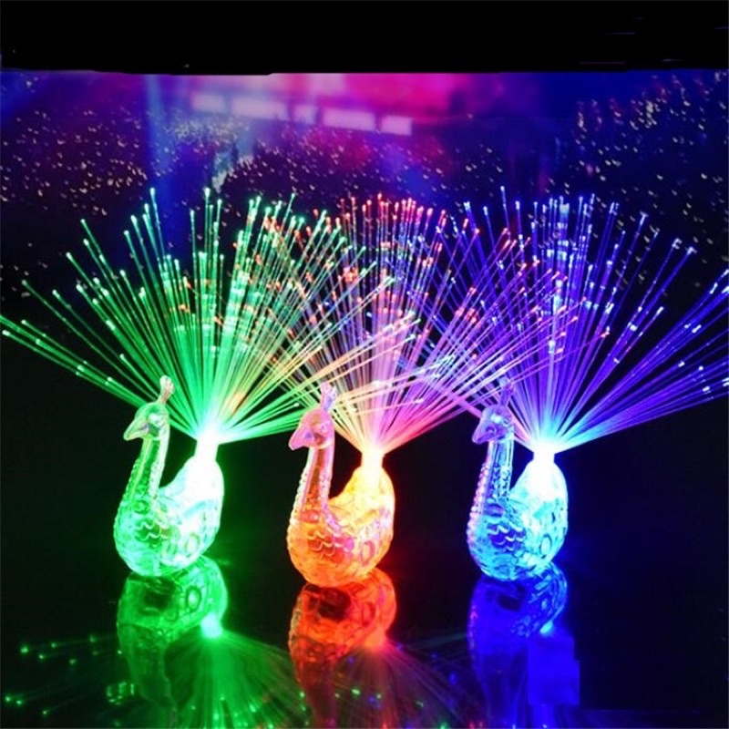 [ Rẻ Vô Địch ] Đồ Chơi Phát Sáng Con Công Dễ Thương, Nhẫn Đeo Tay Phát Sáng Con Công Cho Bé.