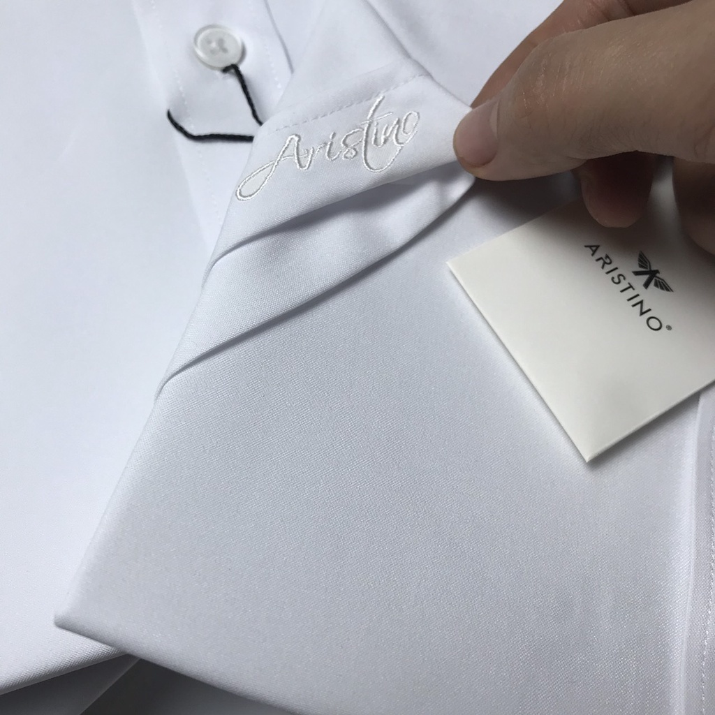 Áo sơ mi nam ngắn tay Aristino màu trắng  trơn siêu nhẹ nhanh khô ,dáng ôm ,tà lượn không túi ASSR17