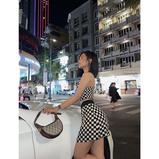 Set caro áo croptop hở lưng phối chân váy ngắn!