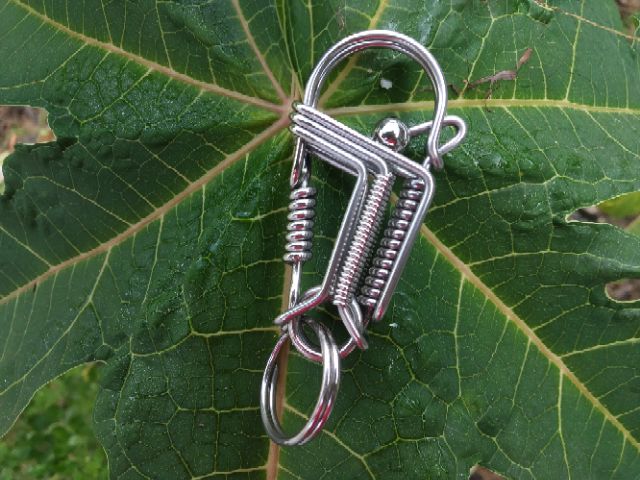 Móc khóa uốn thủ công loxo inox