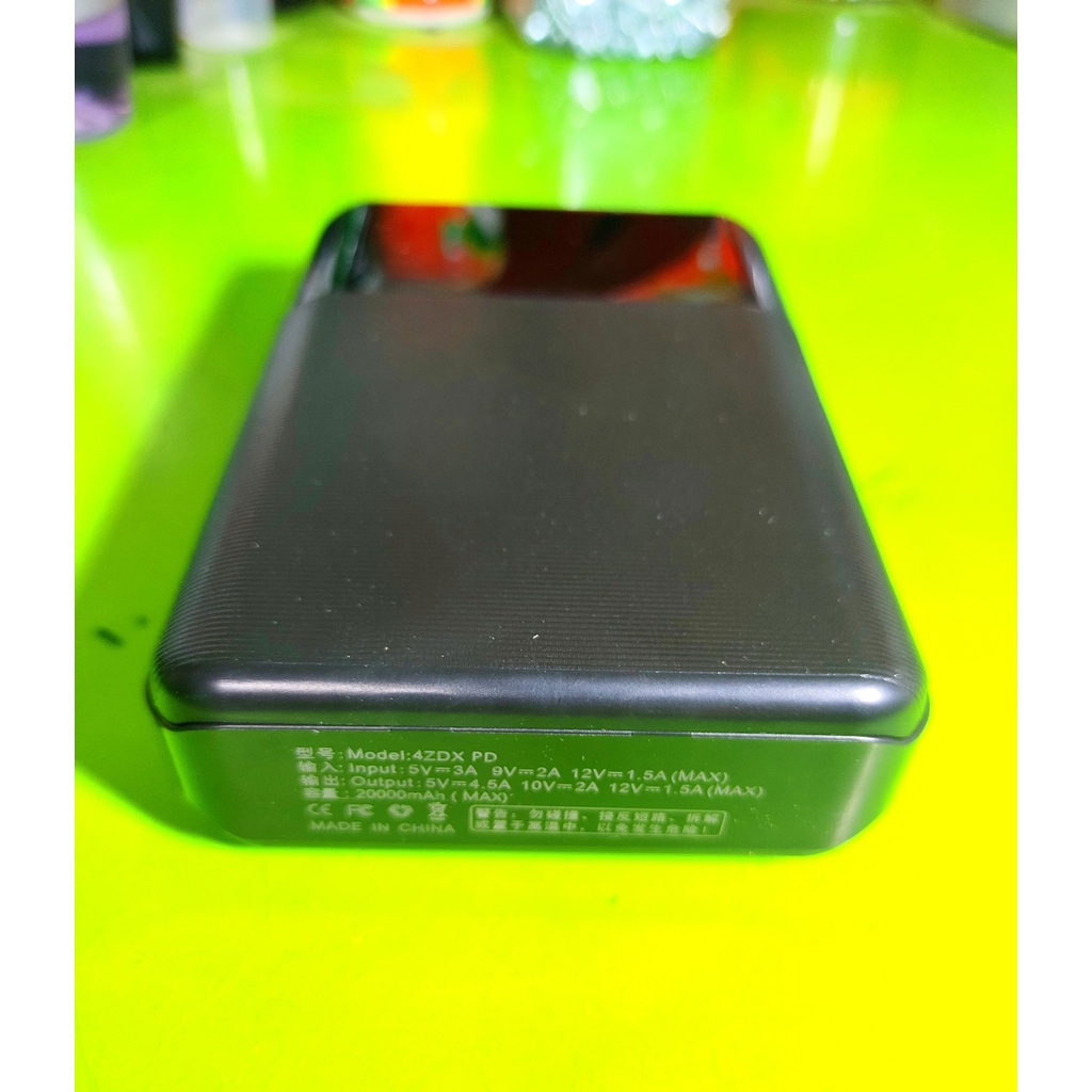 Box sạc dự phòng 4 cell 21700 hoặc 18650 tích hợp 4 dây sạc, sạc nhanh QC 4.0 22.5W  cổng Type-C 2 đèn LED phiên bản mới