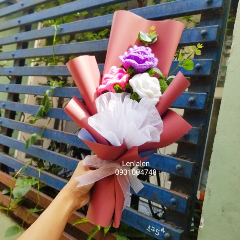 CÓ SẴN - Bó hoa hồng bằng len làm quà tặng hoặc trang trí