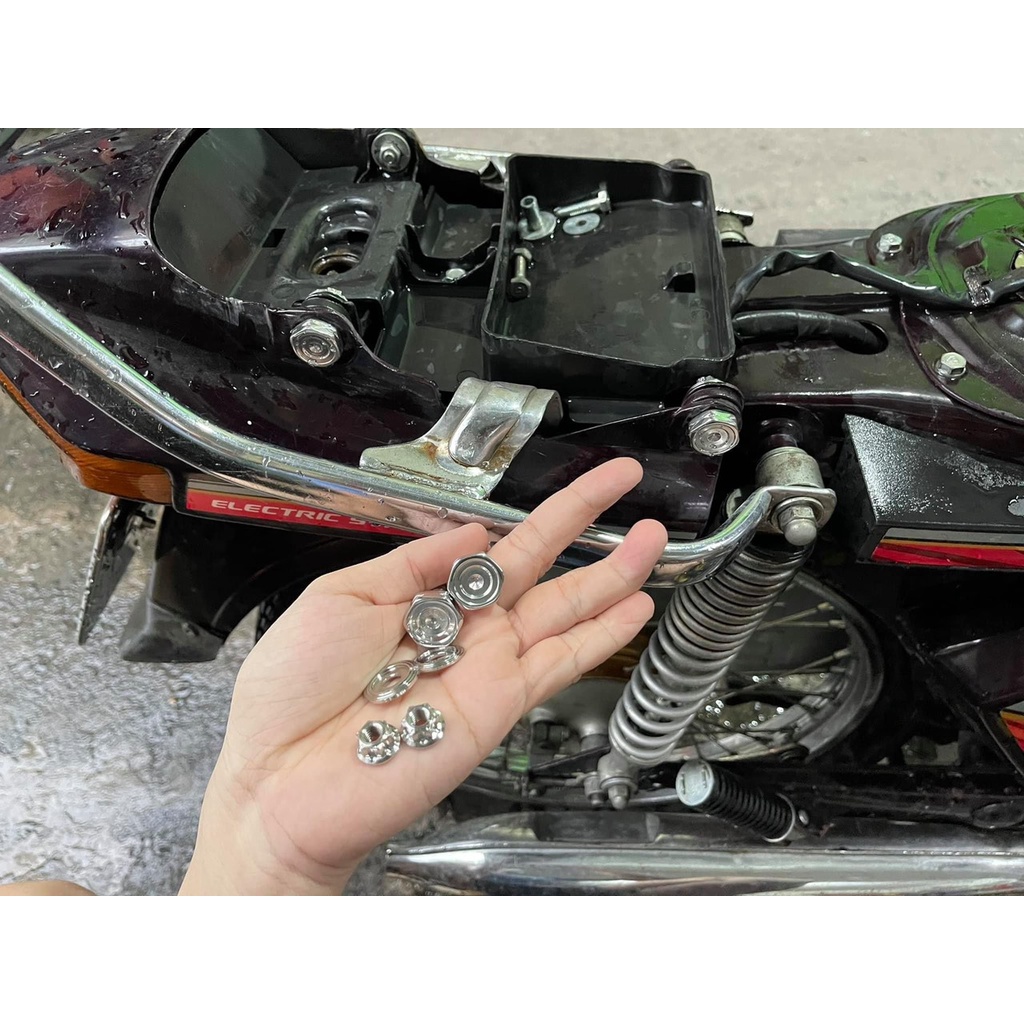 Bộ 04 ốc khâu INOX đuôi đèn sau cốp kèm 04 lông đền INOX và 04 tán INOX gắn xe DREAM, SUPER DREAM, DREAM thái