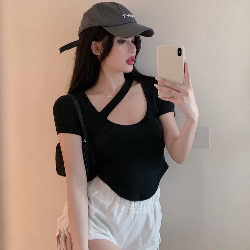 Áo kiểu tay ngắn dây chéo cổ