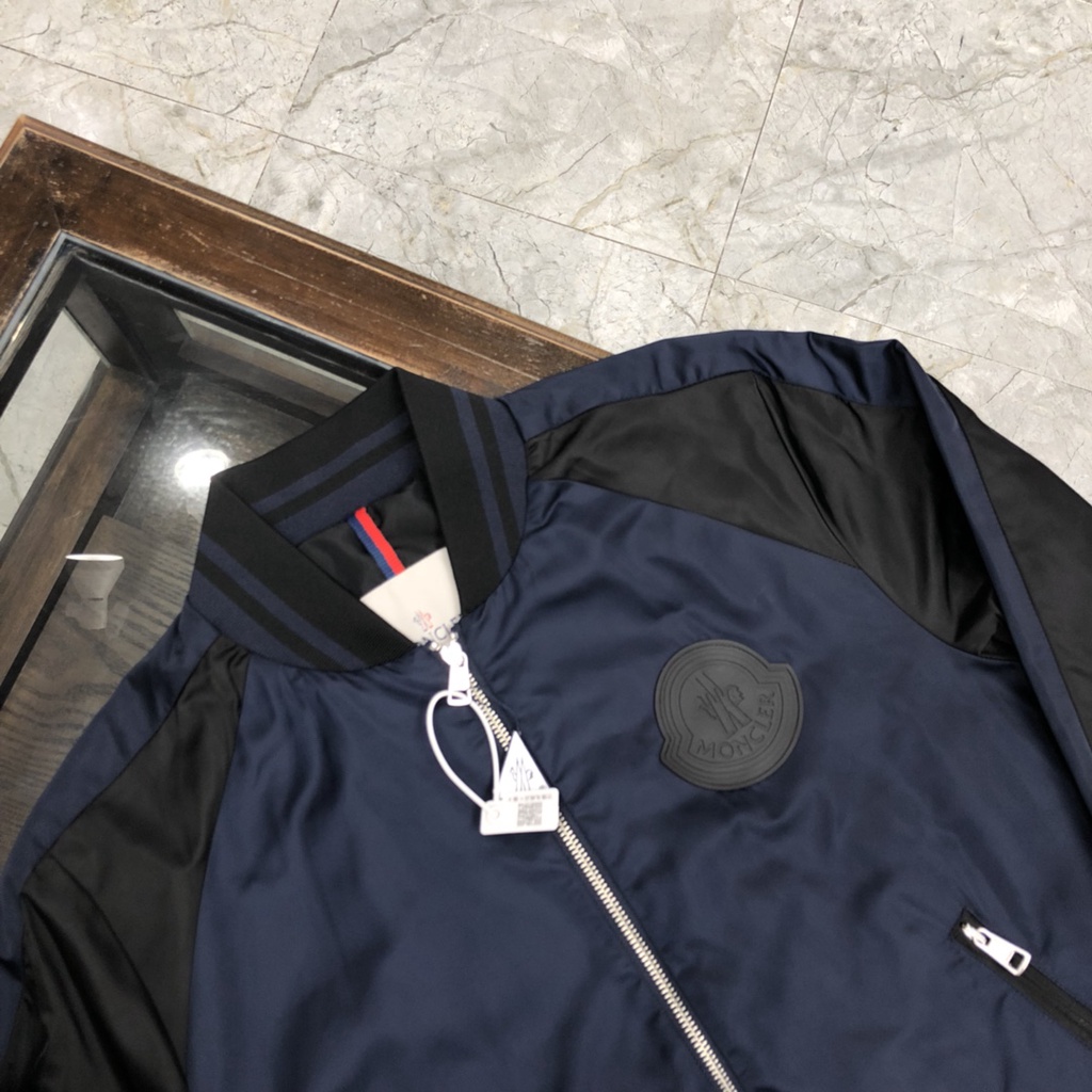 Áo khoác nam cao cấp Moncler thiết kế thời trang mang phong cách thể thao, năng động