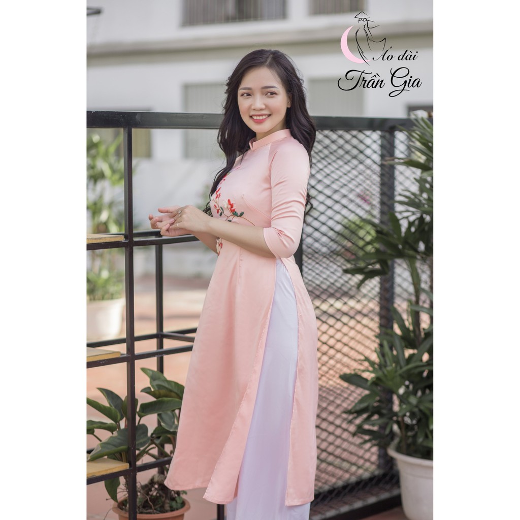 Áo dài cách tân thêu tay