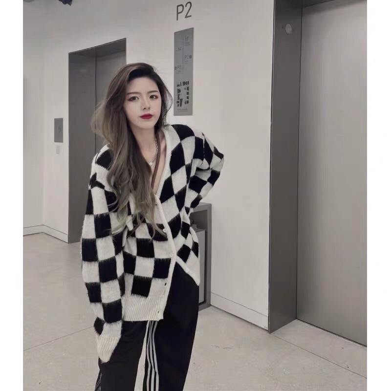 Áo cardigan len dáng rộng hoạ tiết ô vuông đen trắng- Hana Store