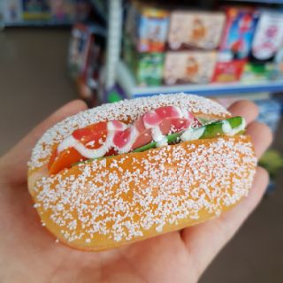 SQUISHY BÁNH KẸP VÀ BÁNH KEM