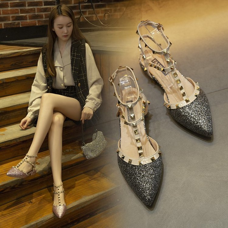 Giày Xăng Đan Gót Thấp Đính Đinh Tán Cá Tính Cho Nữ | BigBuy360 - bigbuy360.vn