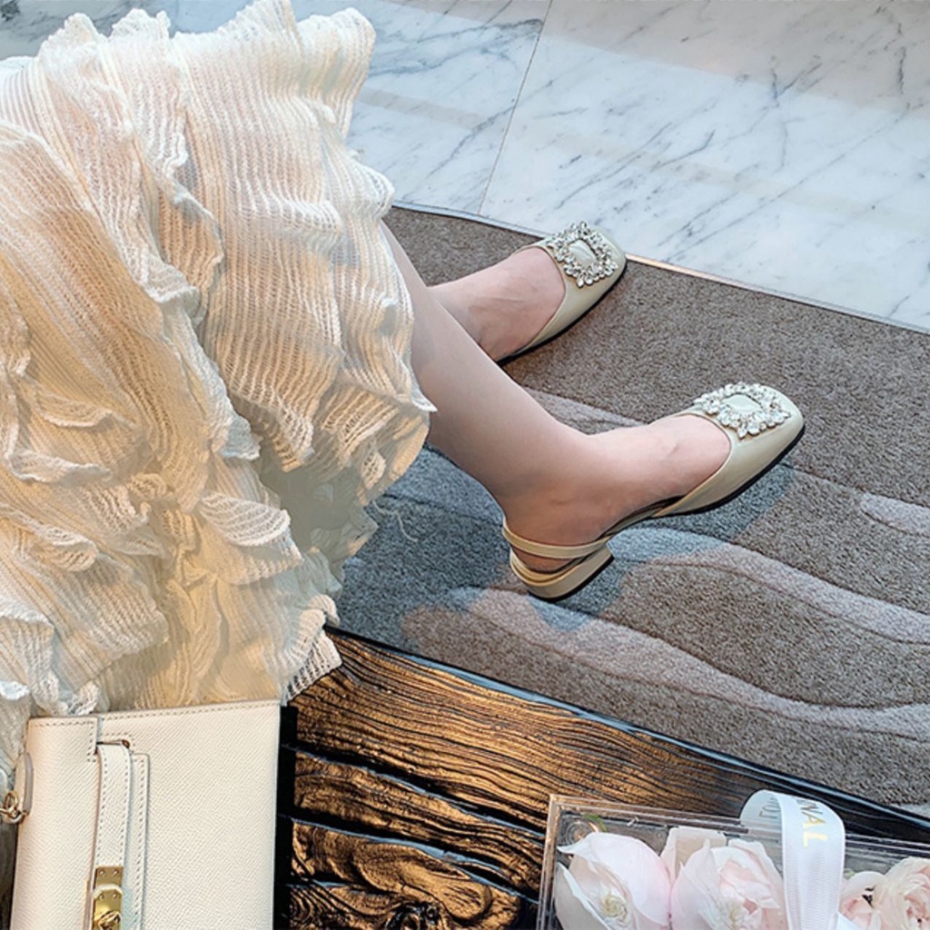 Giày Sandal Bít Mũi Bằng Da Bóng Đính Đá Phối Khóa Vuông Thời Trang 2022 Cho Nữ