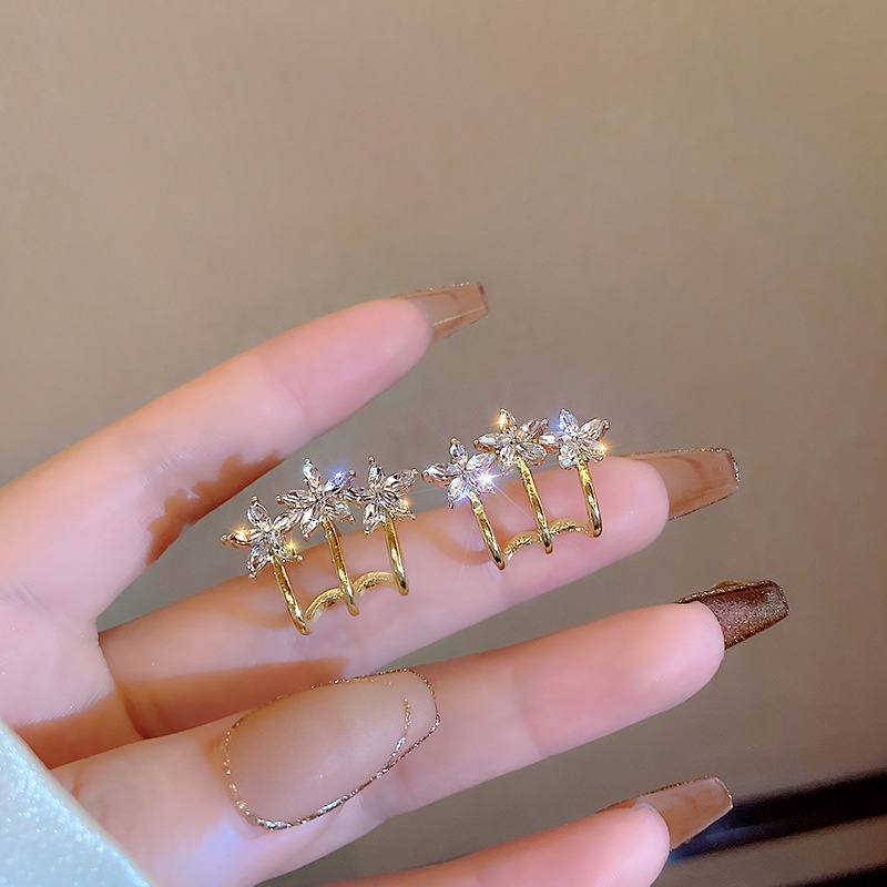 Bông Tai Kim Loại Hình Hoa Đính Ngọc Trai Dễ Thương Thời Trang Xuân Hè Cho Nữ