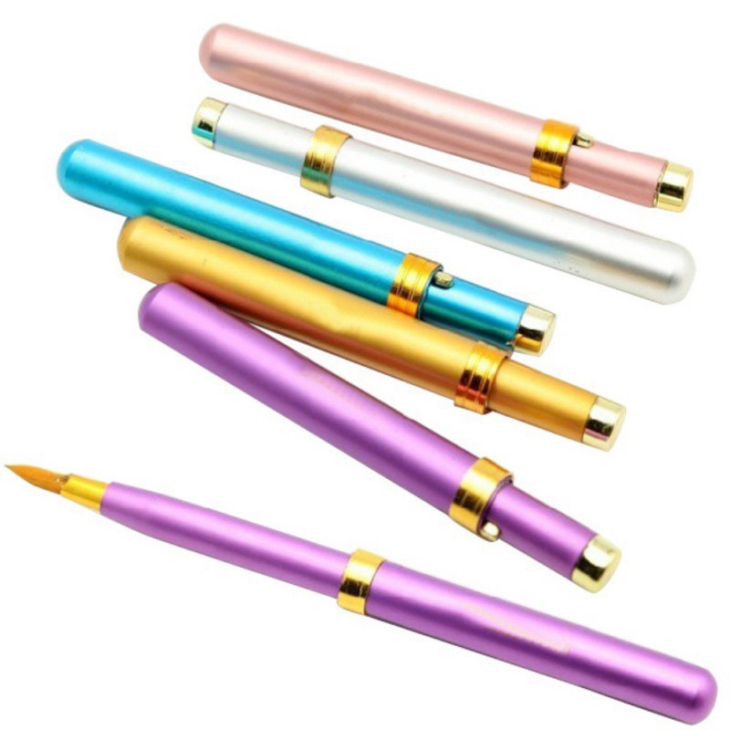 Bút cọ đánh son môi